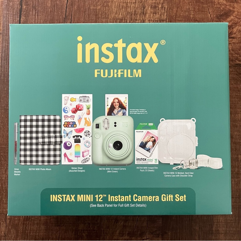 Fujifilm Instax Mini 12 Instant Camera Gift Set - Mint Green